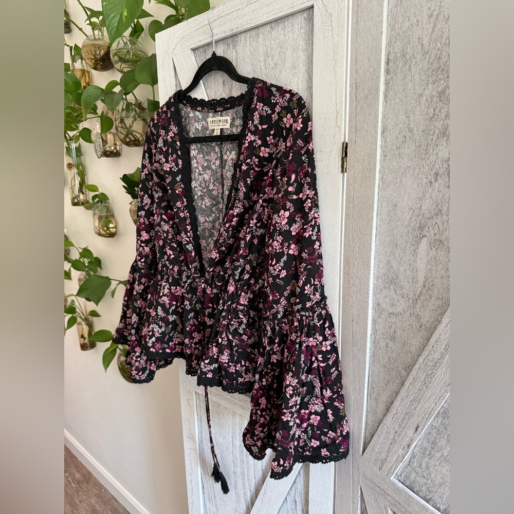 NWOT *Idyllwind Black and Pink Floral Blouse/cardigan Top Layer - Picture 6 of 16